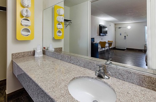 Staunton Hotel | Motel 6 Staunton, VA