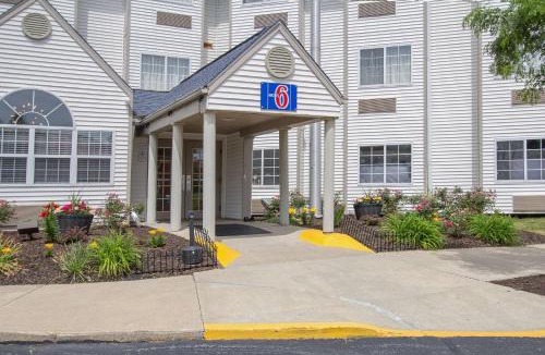 Streetsboro Hotel | Motel 6-Streetsboro, OH
