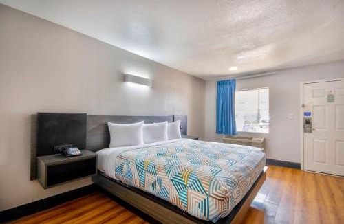 Sulphur Hotel | Motel 6-Sulphur, LA