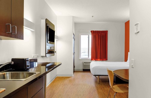 Swift Current Hotel | Motel 6 Swift Current, SK