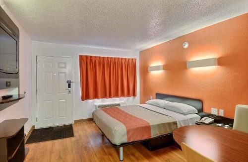 Tewksbury Hotel | Motel 6-Tewksbury, MA - Boston