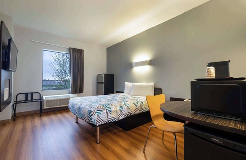 Texas City Hotel | Motel 6 Texas City, TX - I-45 South