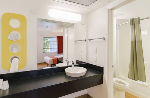 Thousand Oaks Hotel | Motel 6 Thousand Oaks, CA
