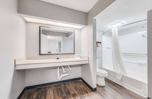 Tupelo Hotel | Motel 6 Tupelo, MS - Downtown