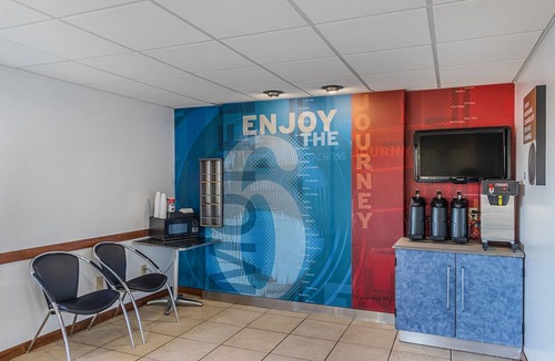 Urbana Hotel | Motel 6 Urbana, IL