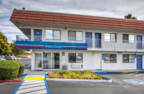 Nut Tree Hotel | Motel 6-Vacaville, CA
