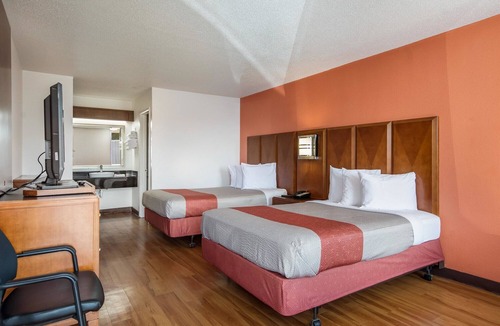Van Buren Hotel | Motel 6 Van Buren, AR