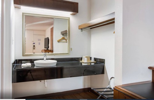 Van Buren Hotel | Motel 6 Van Buren, AR