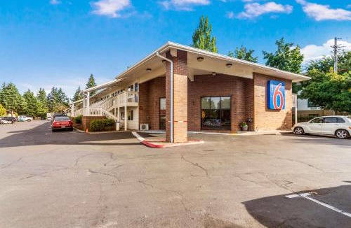 Vancouver Hotel | Motel 6-Vancouver, WA