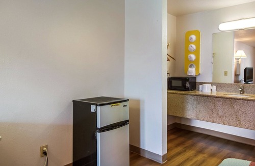 Vancouver Hotel | Motel 6 Vancouver, WA