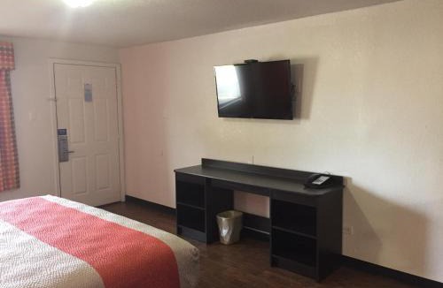 Waco Hotel | Motel 6-Waco, TX