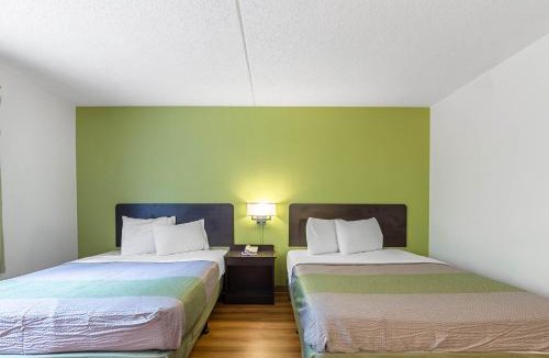 Warminster Hotel | Motel 6-Warminster, PA