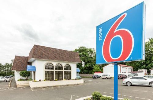 Warminster Hotel | Motel 6-Warminster, PA