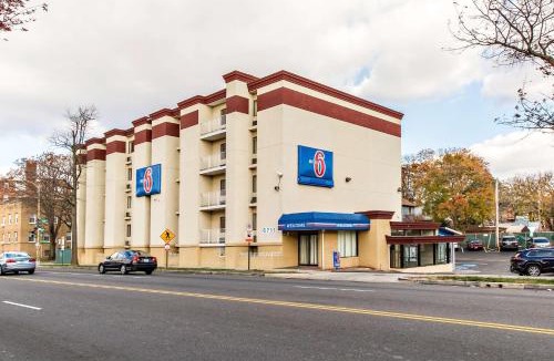 Takoma Hotel | Motel 6-Washington, DC