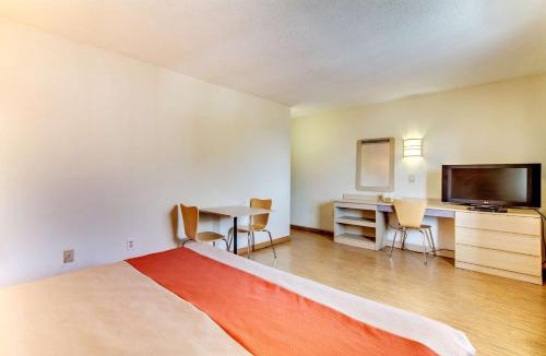 Takoma Hotel | Motel 6-Washington, DC