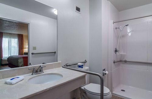 Waycross Hotel | Motel 6 Waycross GA