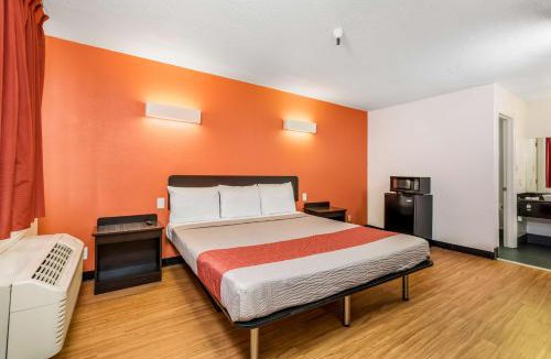 Westley Hotel | Motel 6-Westley, CA