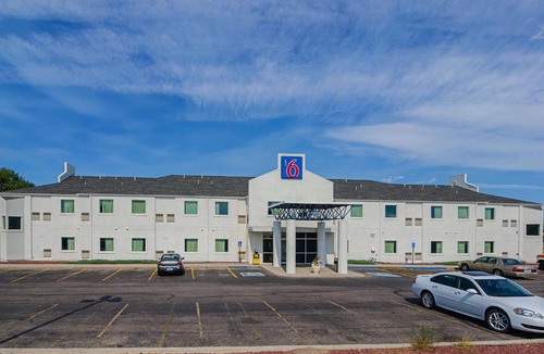 Wheatland Hotel | Motel 6-Wheatland, WY