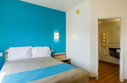 Wheatland Hotel | Motel 6-Wheatland, WY