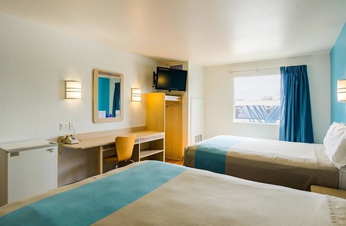 Wheatland Hotel | Motel 6 Wheatland, WY