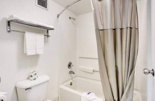 White House Hotel | Motel 6 White House, TN