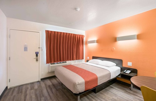 Williams Hotel | Motel 6 Williams, CA