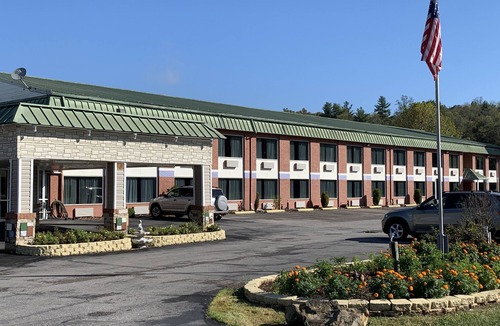 Williamstown Hotel | Motel 6 Williamstown, WV