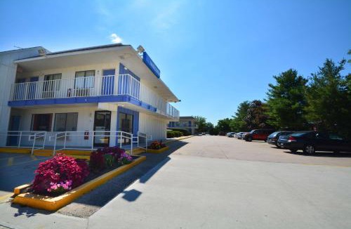 Windsor Locks Hotel | Motel 6-Windsor Locks, CT - Hartford