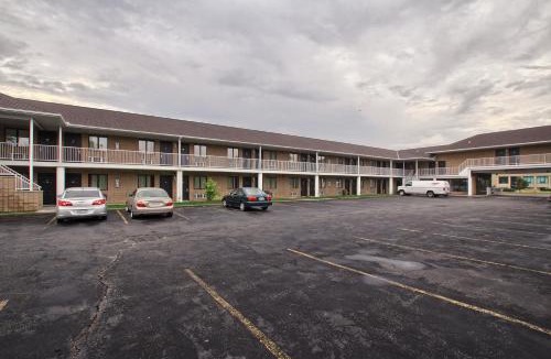 Windsor Hotel | Motel 6-Windsor, ON