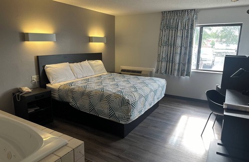 Wisconsin Rapids Hotel | Motel 6 Wisconsin Rapids, WI