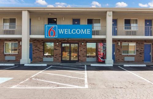 Youngstown Hotel | Motel 6-Youngstown, OH
