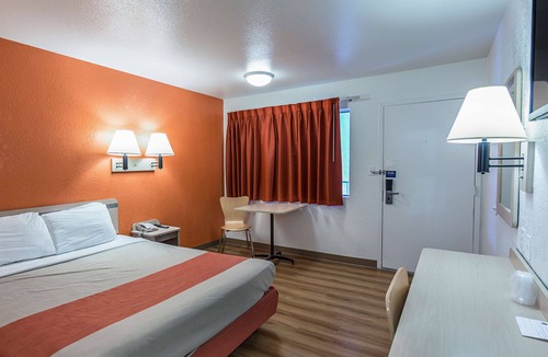 Yreka Hotel | Motel 6 Yreka, CA