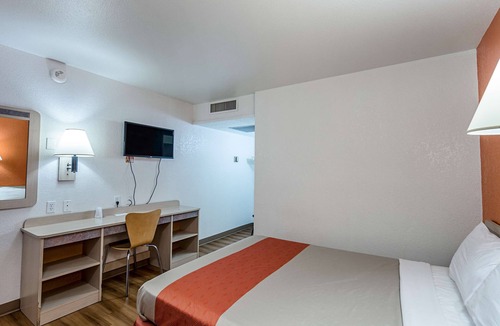 Yreka Hotel | Motel 6 Yreka, CA