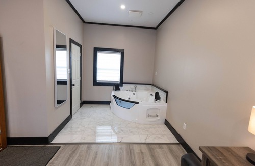 Beresford Hotel | Motel 7 Inn & Suites