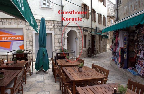 Cove Tri Zala (Zrnovo) House | Motel ∙ 8 guests