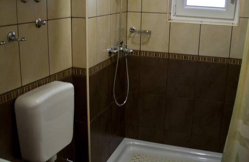 Cove Tri Zala (Zrnovo) House | Motel ∙ 8 guests