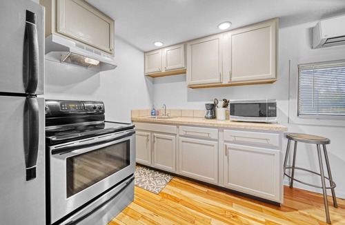 Fennville Apartment | Motel Apartment C