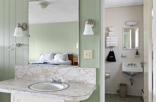 Bear Lake Hotel | Motel Bear Lake