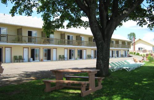 Carleton-sur-Mer Hotel | Motel Carleton Sur Mer