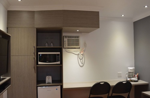 Laval Hotel | Motel Chez Nous