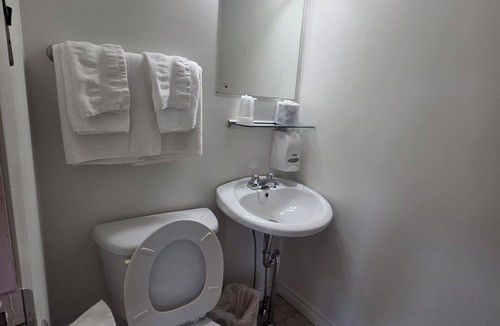 Degelis Hotel | Motel Claude