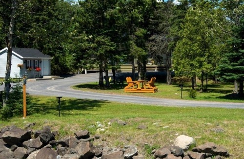 Baie-St-Paul Apartment | Motel Des Cascades :Standard Queen-Size Room
