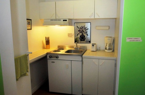 Shefford Hotel | Motel Des Deux Lacs Inc