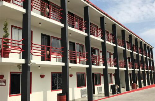 La Joya Hotel | Motel El Refugio