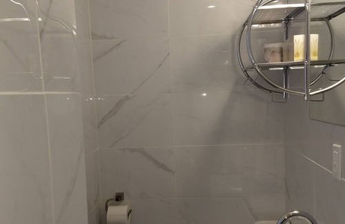 Ste Anne de Beaupre Hotel | Motel Hibiscus