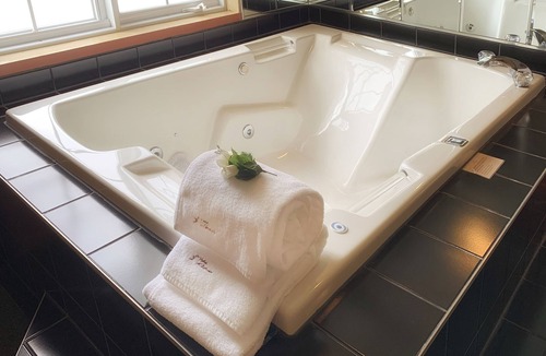 St. Jerome Hotel | Motel La Cheminee