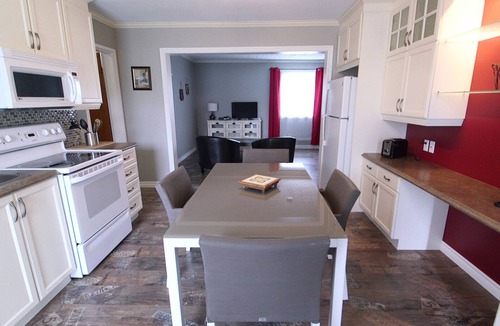 Coaticook Hotel | Motel La Source