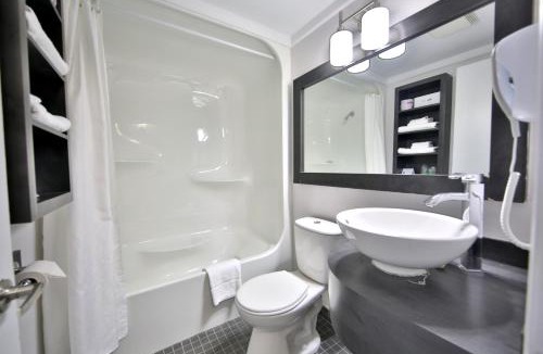 Laval Hotel | Motel Newstar Laval