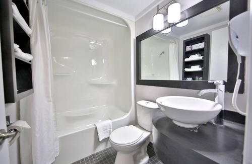 Laval Hotel | Motel Newstar Laval