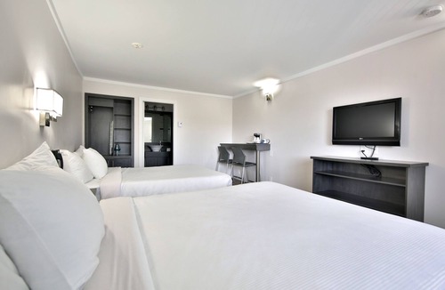 Laval Hotel | Motel Newstar Laval